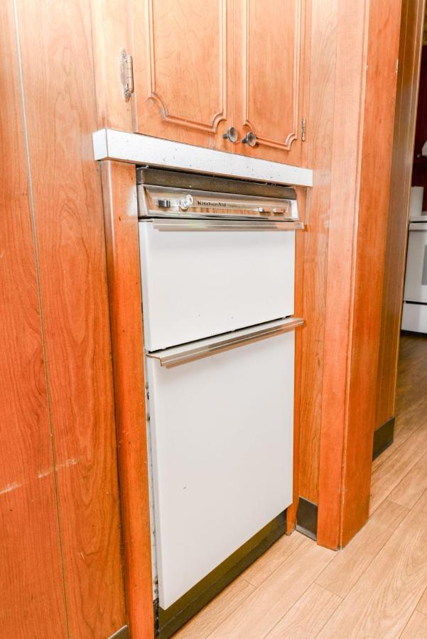 ファーゴ Unique Two Story With A Vintage Flareヴィラ エクステリア 写真