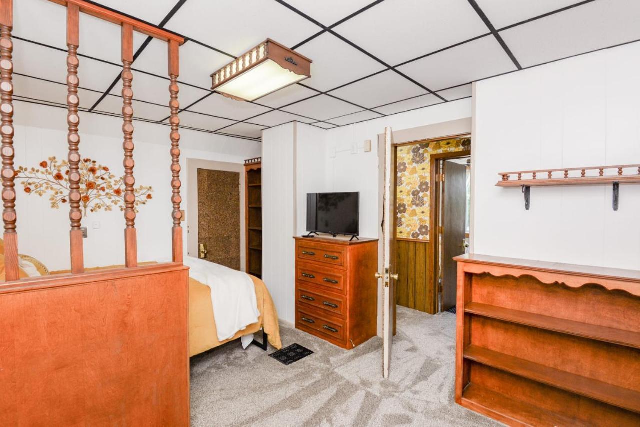 ファーゴ Unique Two Story With A Vintage Flareヴィラ エクステリア 写真
