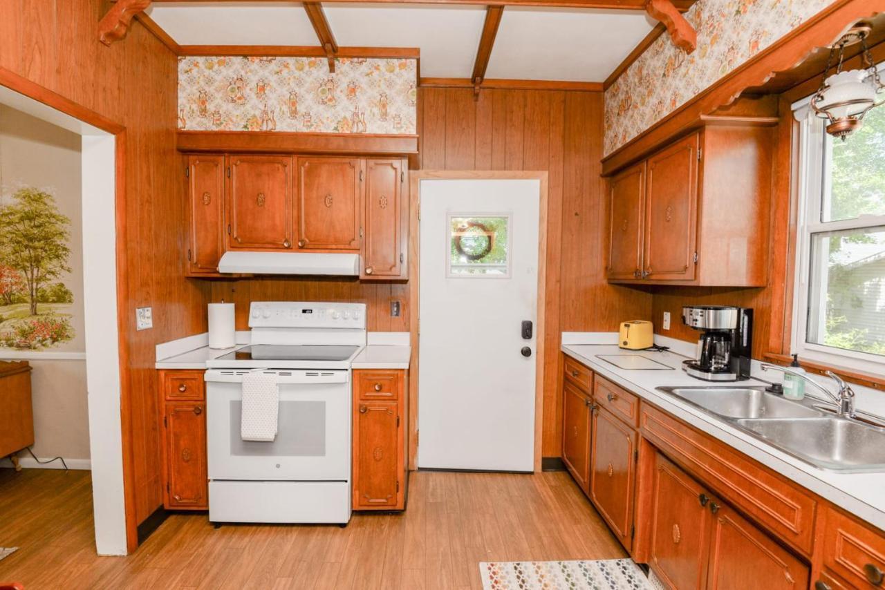 ファーゴ Unique Two Story With A Vintage Flareヴィラ エクステリア 写真