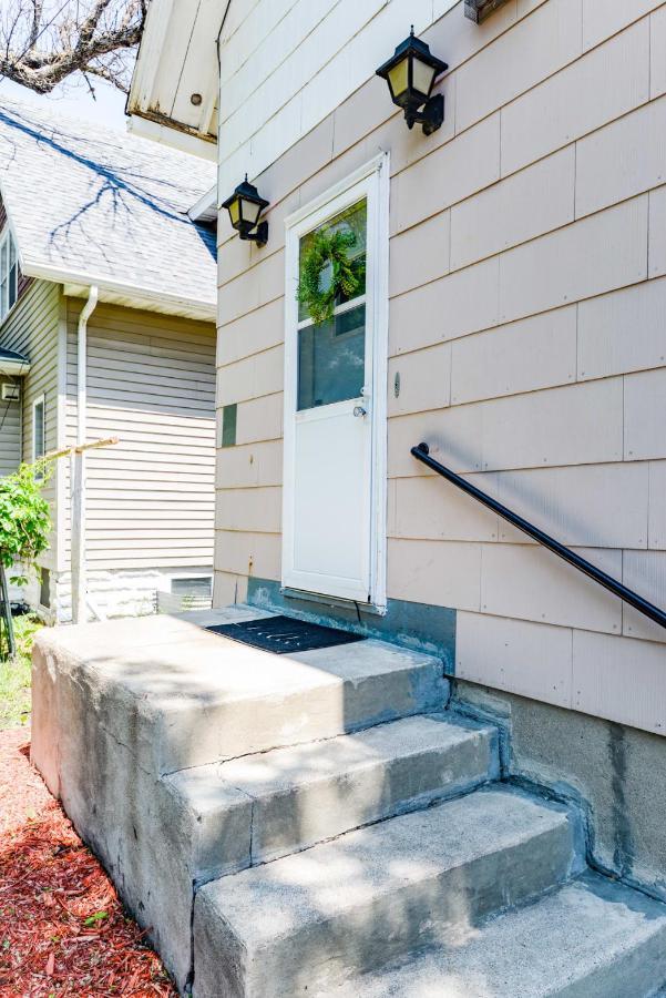 ファーゴ Unique Two Story With A Vintage Flareヴィラ エクステリア 写真